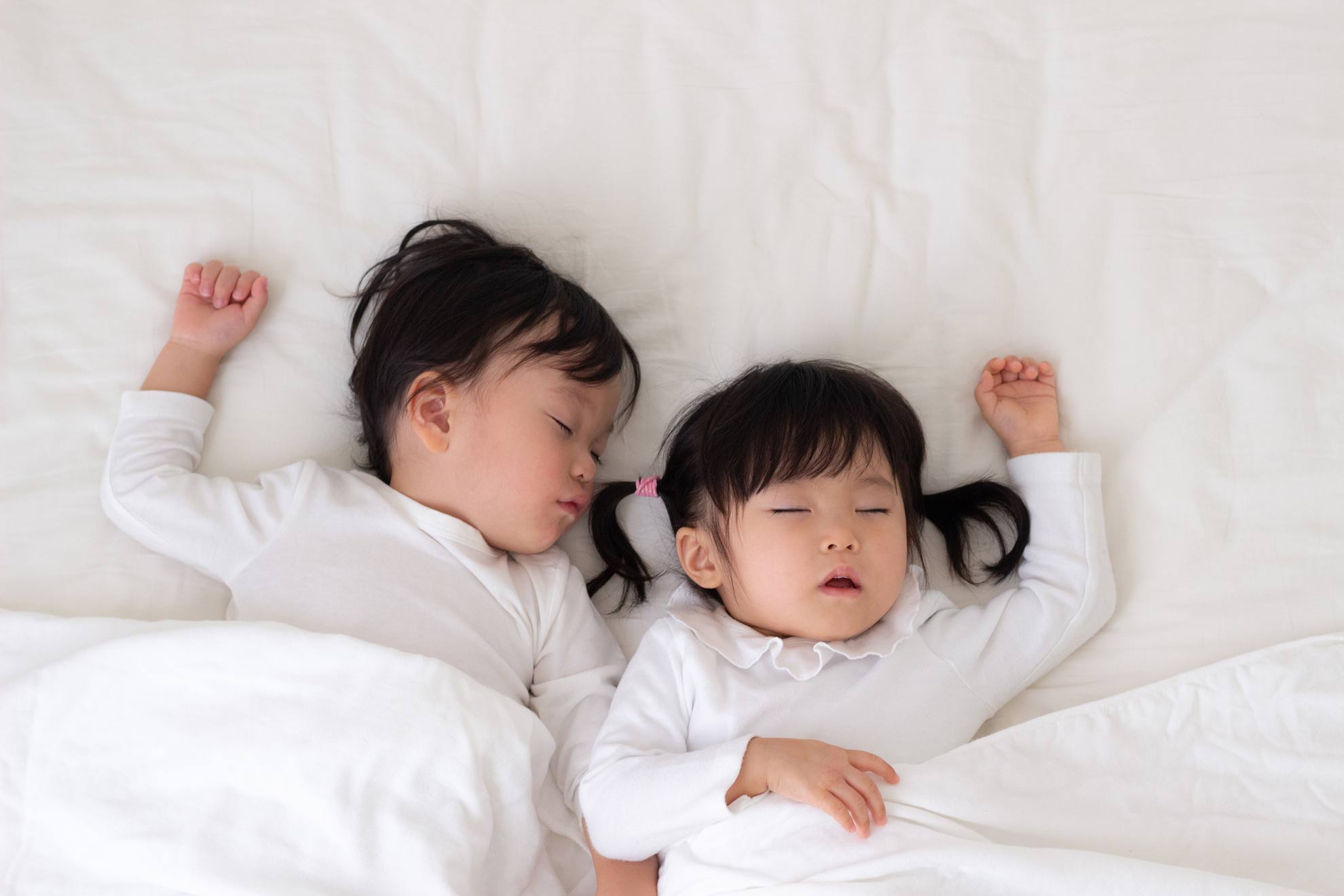 ぐっすり寝ている女性