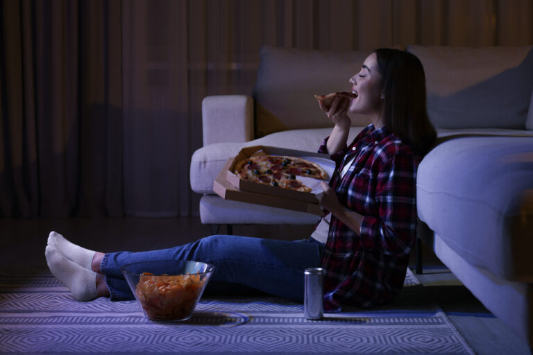 【夕食の糖質過多は危険！ 肥満や生活習慣病だけじゃない睡眠の質低下に注意！】