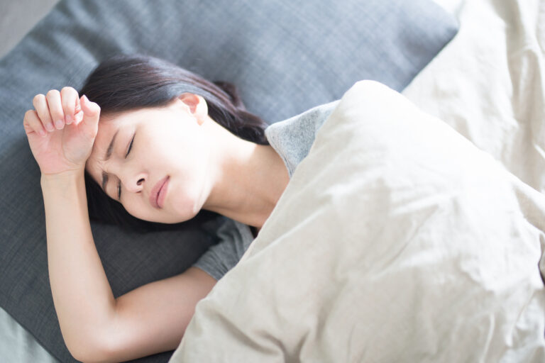 【身体に合わない枕を使うとどうなる？ 5つのデメリットと男女別枕を選ぶメリット】